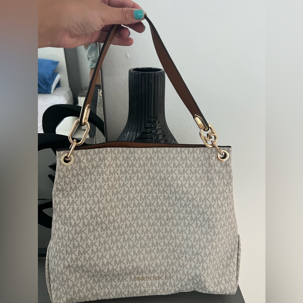Michael Kors Large Kensington Tote Bag in Signature Monogram Canvas